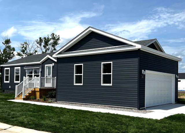 Property at 202 Riviera Dr, Lapeer, MI 48446, 2 beds, 2 baths