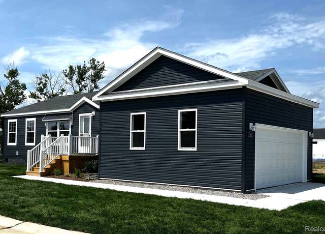 Property at 202 Riviera Dr, Lapeer, MI 48446, 2 beds, 2 baths