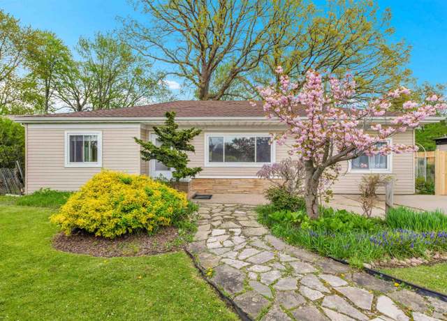 Property at 28316 Little Mack Ave, St Clair Shores, MI 48081, 3 beds, 1.5 baths
