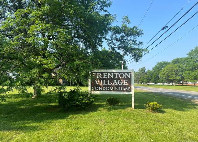 Property at 3901 Fort St #202, Trenton, MI 48183, 1 bed, 1.5 baths