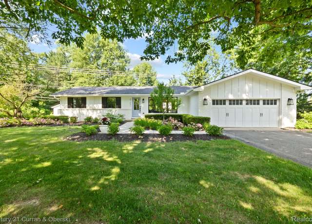 Property at 21651 Currie Rd, Northville, MI 48167, 3 beds, 2.5 baths