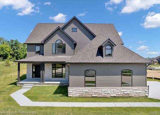 Property at 622 Westlake Ave, Oxford, MI 48371, 4 beds, 3.5 baths