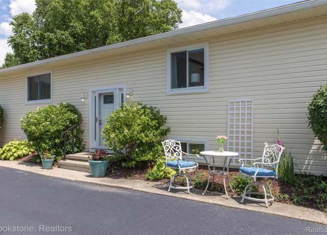 Property at 871 Vanderpool Dr, Troy, MI 48083, 4 beds, 2 baths
