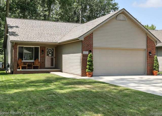 Property at 39501 Macomber St, Harrison Township, MI 48045, 3 beds, 2 baths