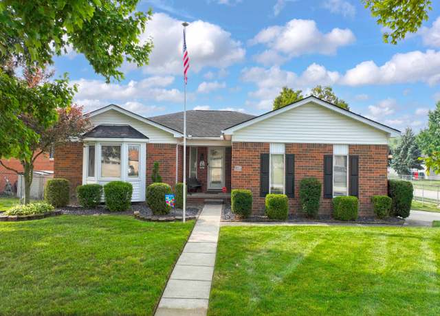Property at 17744 White Plains Dr, Macomb Township, MI 48044, 3 beds, 2 baths