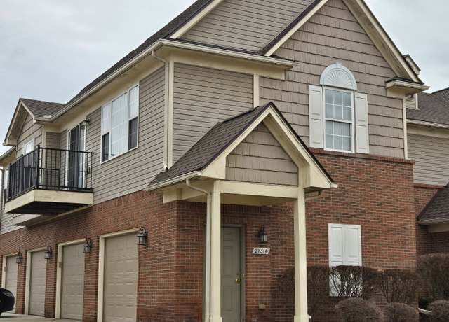 Property at 27316 Hidden Oaks Dr, Trenton, MI 48183, 2 beds, 2 baths
