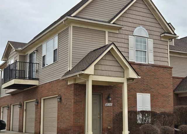 Property at 27316 Hidden Oaks Dr, Trenton, MI 48183, 2 beds, 2 baths