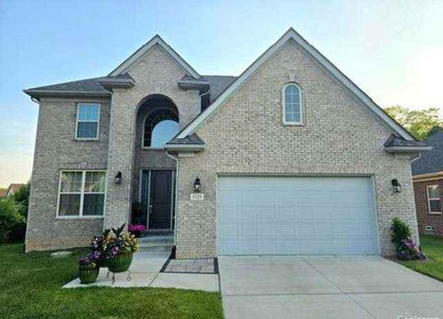 Property at 3125 Fortune Ln, Commerce Twp, MI 48390, 4 beds, 2.5 baths
