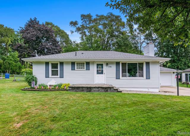 Property at 716 Gertrude Rd, Waterford, MI 48328, 3 beds, 2 baths