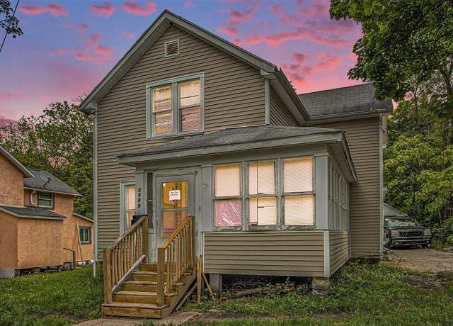 Property at 2149 Luella St, Kalamazoo, MI 49001, 4 beds, 1 bath