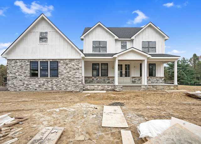Property at 11152 Spruce Point Dr, Brighton, MI 48114, 4 beds, 3.5 baths