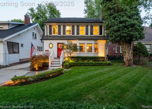 Property at 607 Knowles St, Royal Oak, MI 48067, 3 beds, 1.5 baths
