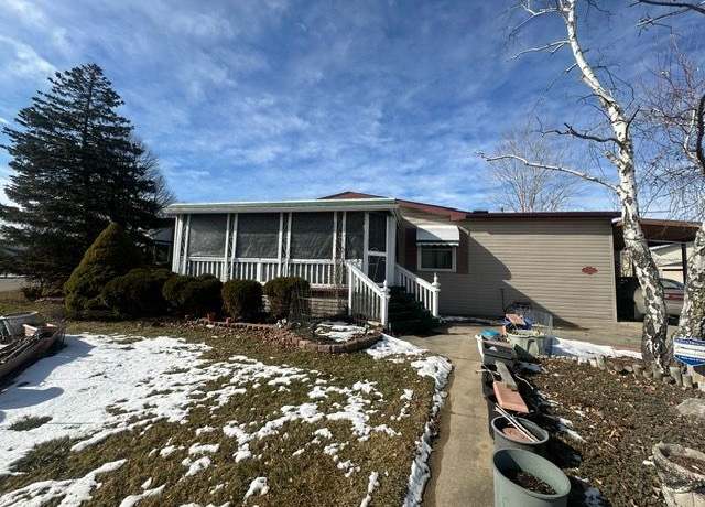 Property at 37743 Rosedale Dr, Clinton Township, MI 48036, 3 beds, 2 baths