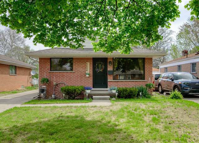 Property at 6604 Colonial St, Dearborn Heights, MI 48127, 3 beds, 1 bath