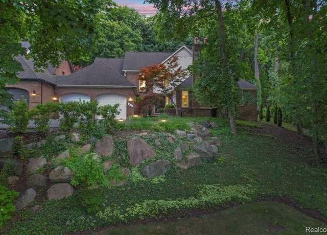 Property at 41 Vaughan Ridge Rd, Bloomfield Hills, MI 48304, 3 beds, 2.5 baths