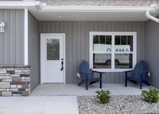 Property at 14 Cove Dr Dr, Bay City, MI 48706, 4 beds, 2.5 baths