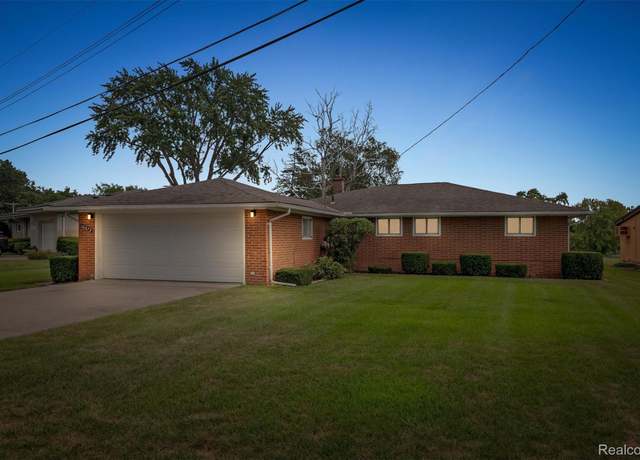 Property at 10073 Burgess Ct, White Lake, MI 48386, 2 beds, 1 bath