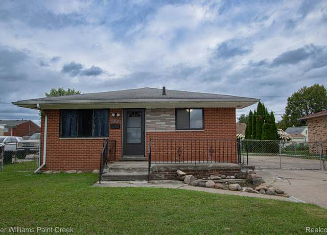 Property at 18734 Florida St, Roseville, MI 48066, 3 beds, 1 bath