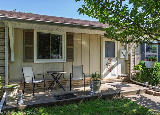 Property at 12403 N York Dr, Sterling Heights, MI 48313, 3 beds, 1 bath