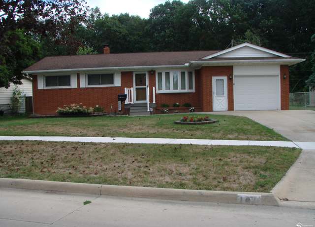 Property at 1028 Lavender St, Monroe, MI 48162, 3 beds, 1.5 baths