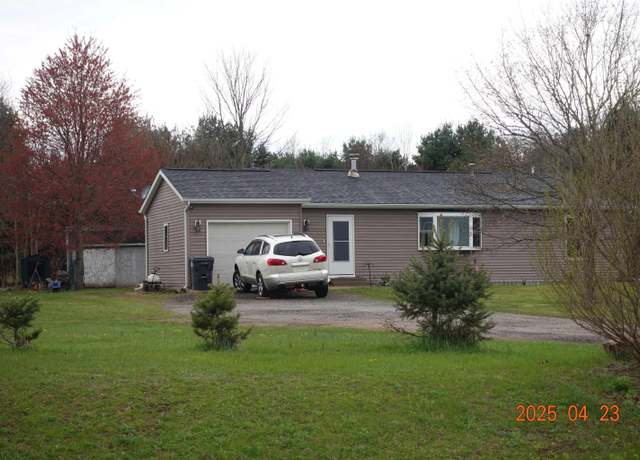 Property at 32846 32nd St, Paw Paw, MI 49079, 3 beds, 1.5 baths