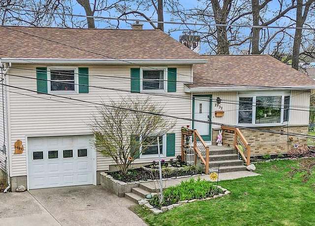 Property at 2732 Newstead Ave SW, Wyoming, MI 49509, 5 beds, 2 baths