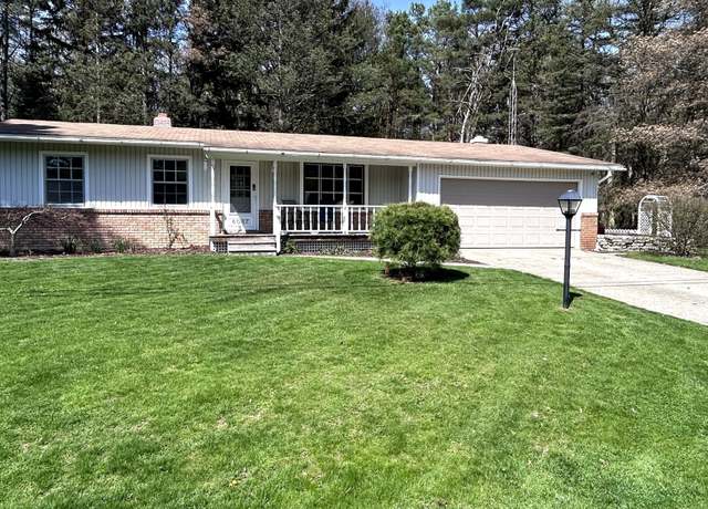 Property at 6037 Brookwood Dr, Burton, MI 48509, 3 beds, 1.5 baths