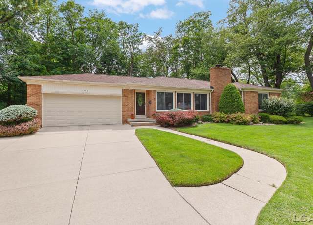 Property at 1043 Orchard Rd, Adrian, MI 49221, 5 beds, 2.5 baths