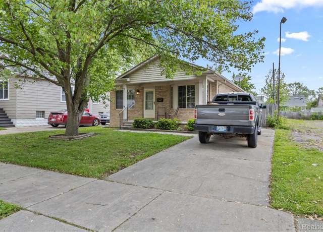 Property at 23847 Deziel St, Grosse Pointe, MI 48082, 3 beds, 1 bath