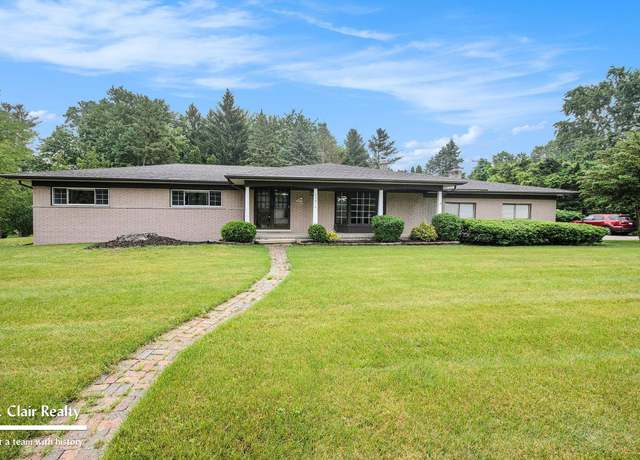 Property at 53910 Sophia Dr, Shelby Twp, MI 48316, 4 beds, 2 baths