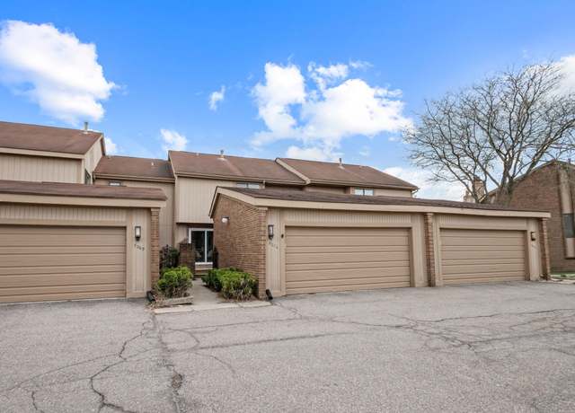 Property at 5271 Wright Way E, West Bloomfield, MI 48322, 3 beds, 2.5 baths