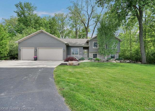 Property at 5257 Brookshire Dr, Almont, MI 48003, 4 beds, 3.5 baths