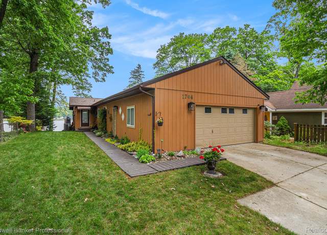 Property at 1704 Clark Lake Rd, Brighton, MI 48114, 3 beds, 2 baths