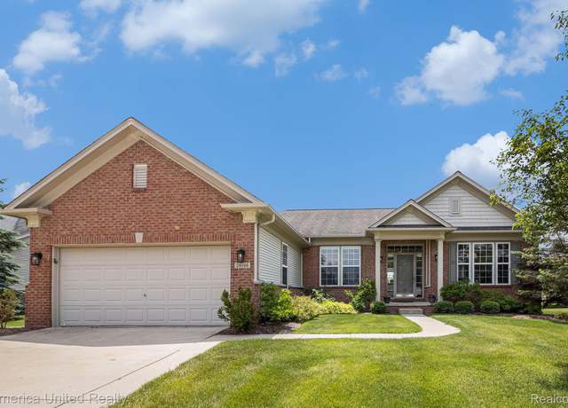 Property at 24168 Grand Traverse Ave, Flat Rock, MI 48134, 2 beds, 3 baths