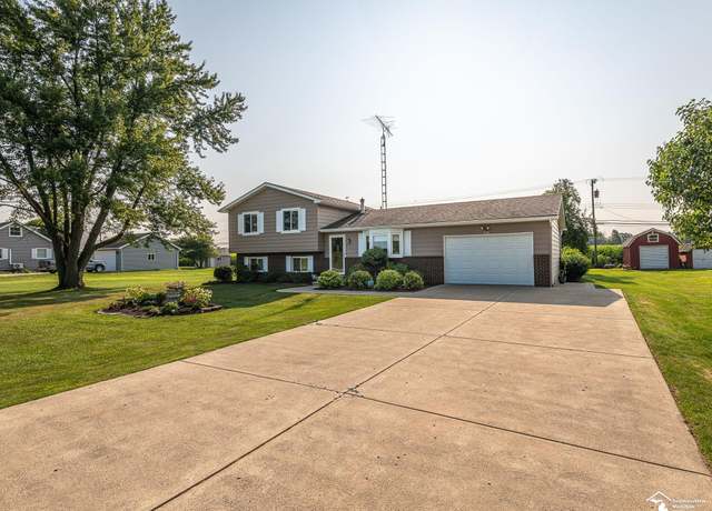 Property at 1734 N Raisinville Rd, Monroe, MI 48162, 4 beds, 1.5 baths
