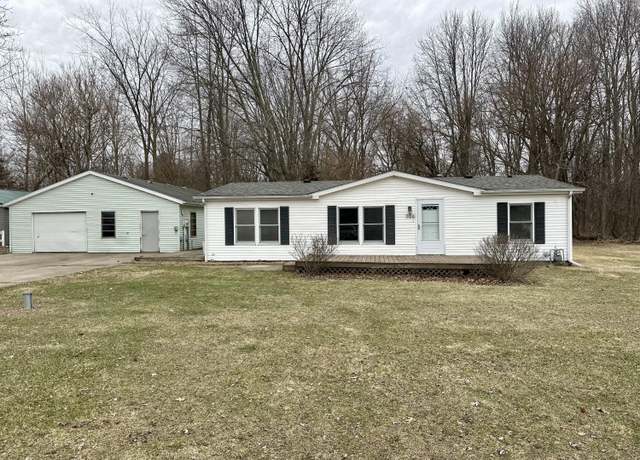 Property at 206 Lakeside Dr, Quincy, MI 49082, 3 beds, 2 baths