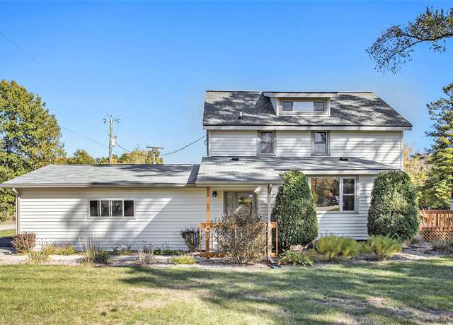 Property at 1800 Vista Point Dr, Wayland, MI 49348, 3 beds, 2 baths