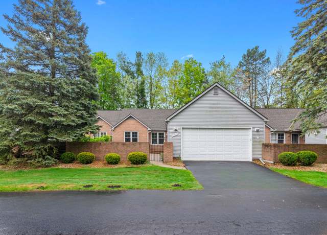 Property at 23033 Farmington Rd, Farmington, MI 48336, 2 beds, 3 baths