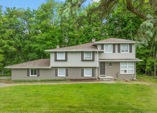 Property at 26557 Old Homestead Dr, Farmington Hills, MI 48331, 4 beds, 3 baths