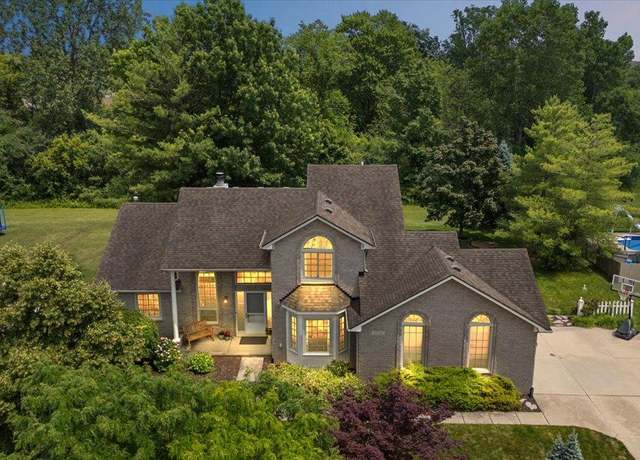 Property at 42764 Bloomingdale Dr, Sterling Heights, MI 48314, 3 beds, 2.5 baths