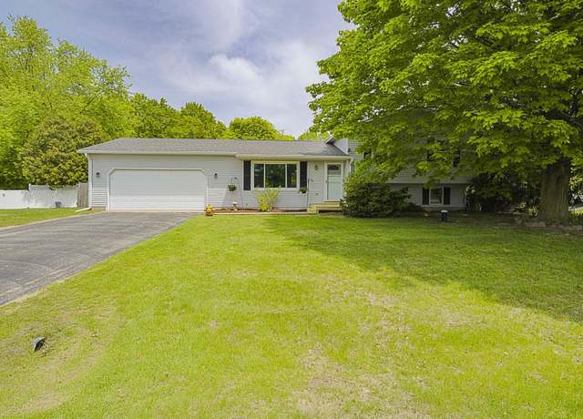 Property at 1190 Valley Dr, Traverse City, MI 49685, 4 beds, 2 baths