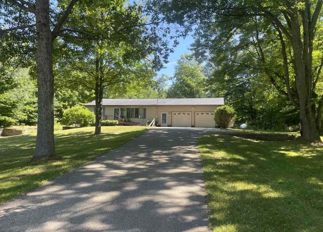 Property at 11617 W Cadillac Rd, Cadillac, MI 49601, 4 beds, 3 baths