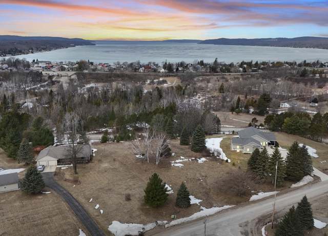 Property at 390 Shields Dr, Beulah, MI 49617