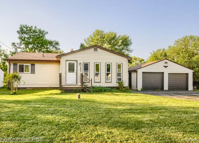 Property at 4455 Burgundy Dr, Flint, MI 48506, 2 beds, 2 baths