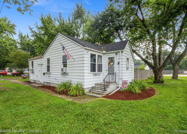 Property at 3390 Watkins Lake Rd, Waterford Charter Township, MI 48328, 3 beds, 1 bath