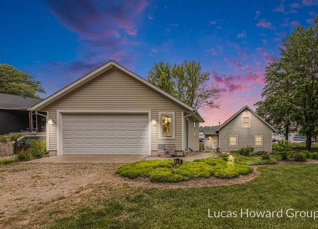 Property at 2585 Mayo Dr, Fremont, MI 49412, 3 beds, 1.5 baths