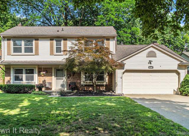 Property at 14128 Ellen Dr, Dearborn Heights, MI 48154, 4 beds, 2.5 baths