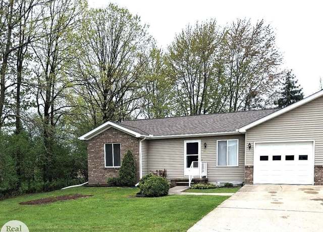 Property at 261 Huron Ln, Marine City, MI 48039, 3 beds, 2.5 baths