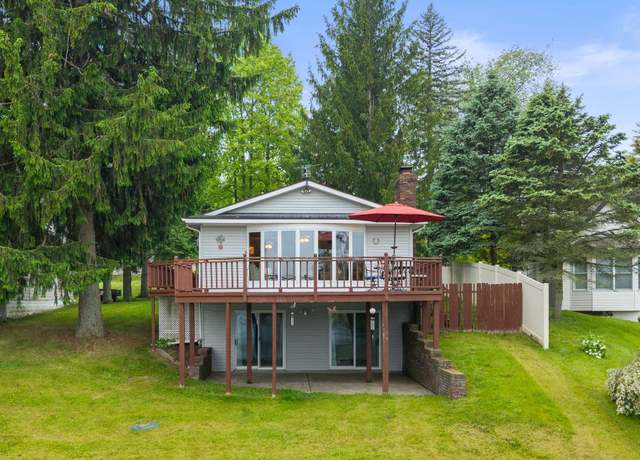 Property at 6300 Bullard Rd, Fenton, MI 48430, 3 beds, 2.5 baths