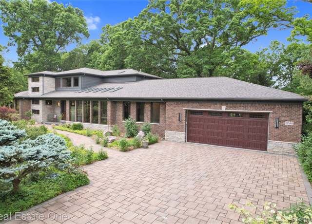 Property at 15349 Lakeside St, Plymouth, MI 48170, 4 beds, 4.5 baths